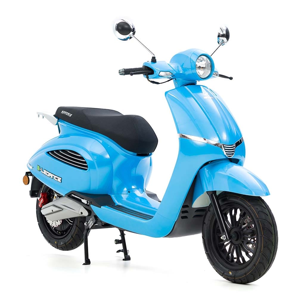 Lichtblauwe elektrische scooter E-Legance